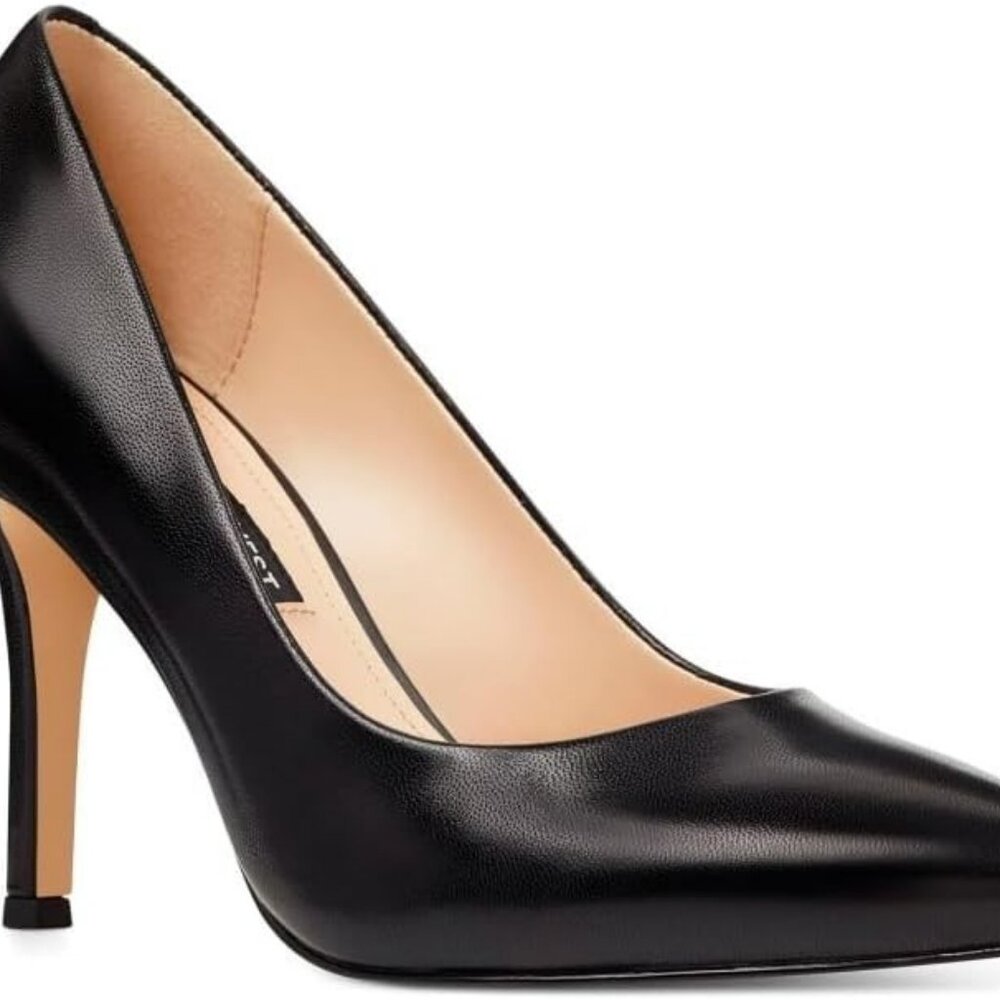 Nine West Women's Flax Pointed Toe Pumps (size 7)